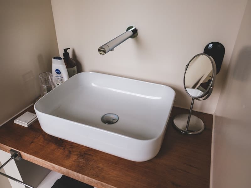 Sonex Pedestal Washbasin 450mm